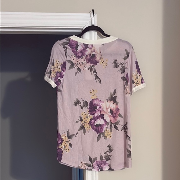 Floral Women's Top with Purple Accents - Picture 3 of 4